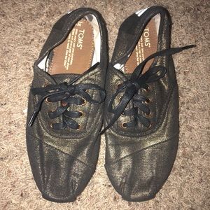 Toms hardly worn